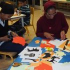 Atelier découpage pour les plus grands.