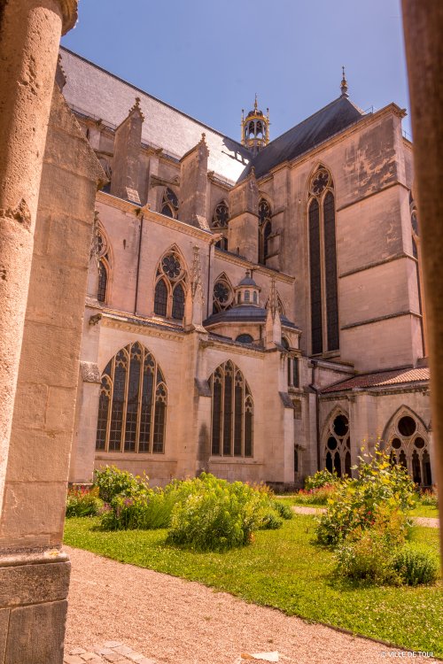 cloître de la cathédrale